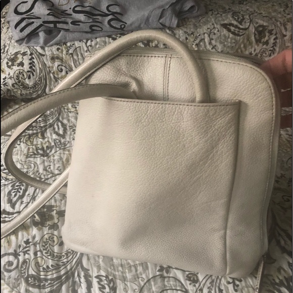 Leather purse cream,from Clark shoes value US135. - Picture 2 of 4